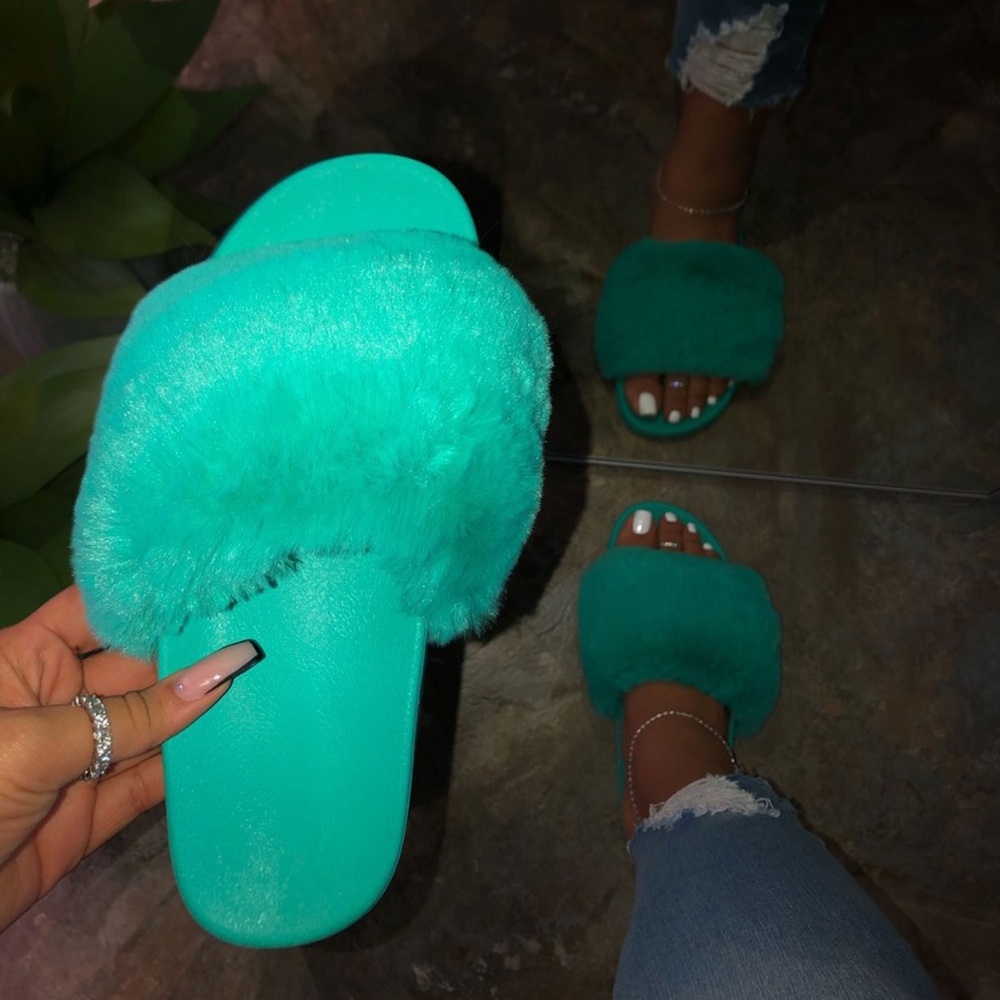 NEW🔥 Teal Faux Fur Rhinestone Slide Sandal Flip Flops Open Toe *FREE PAIR SHOE* - Picture 4 of 7